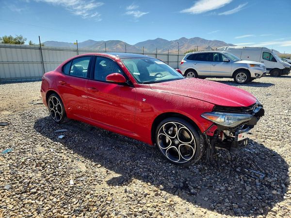 2022 ALFA ROMEO GIULIA