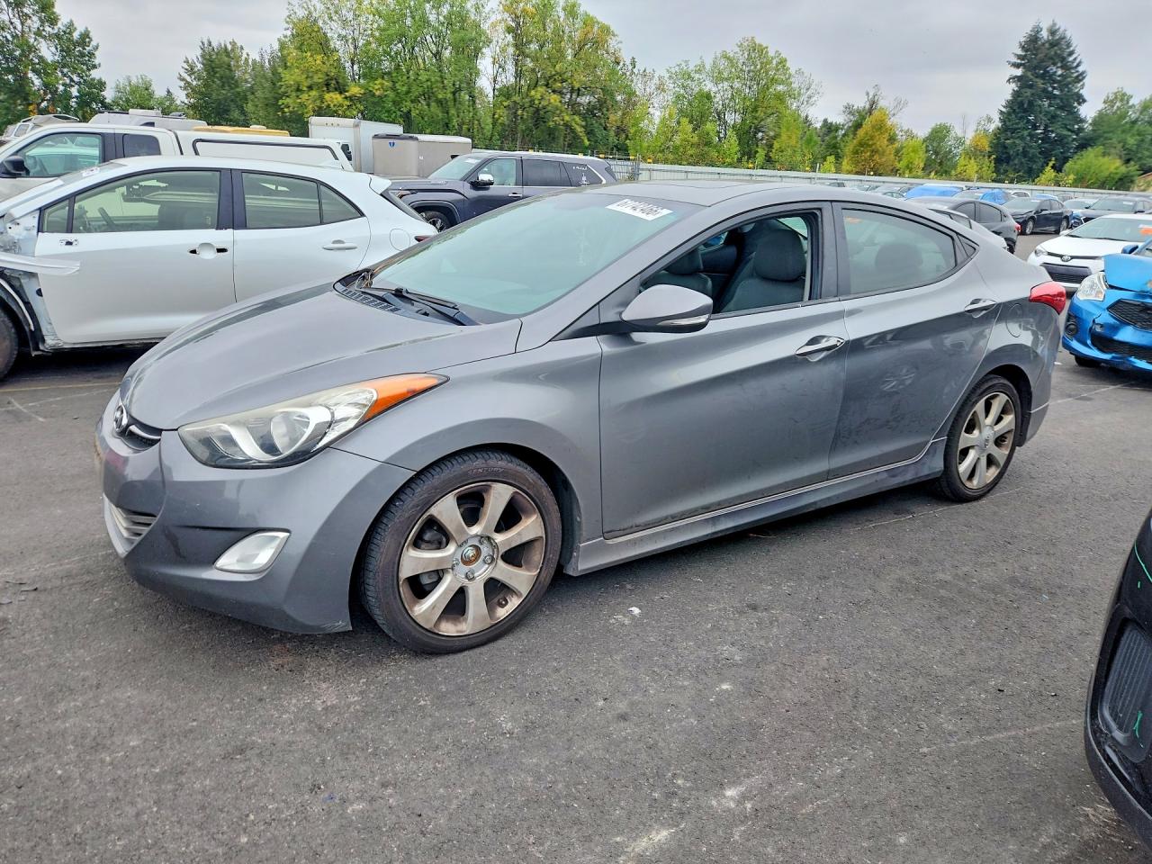 2013 HYUNDAI ELANTRA — Front 3/4