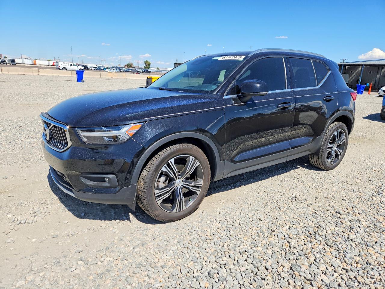 2022 VOLVO XC40