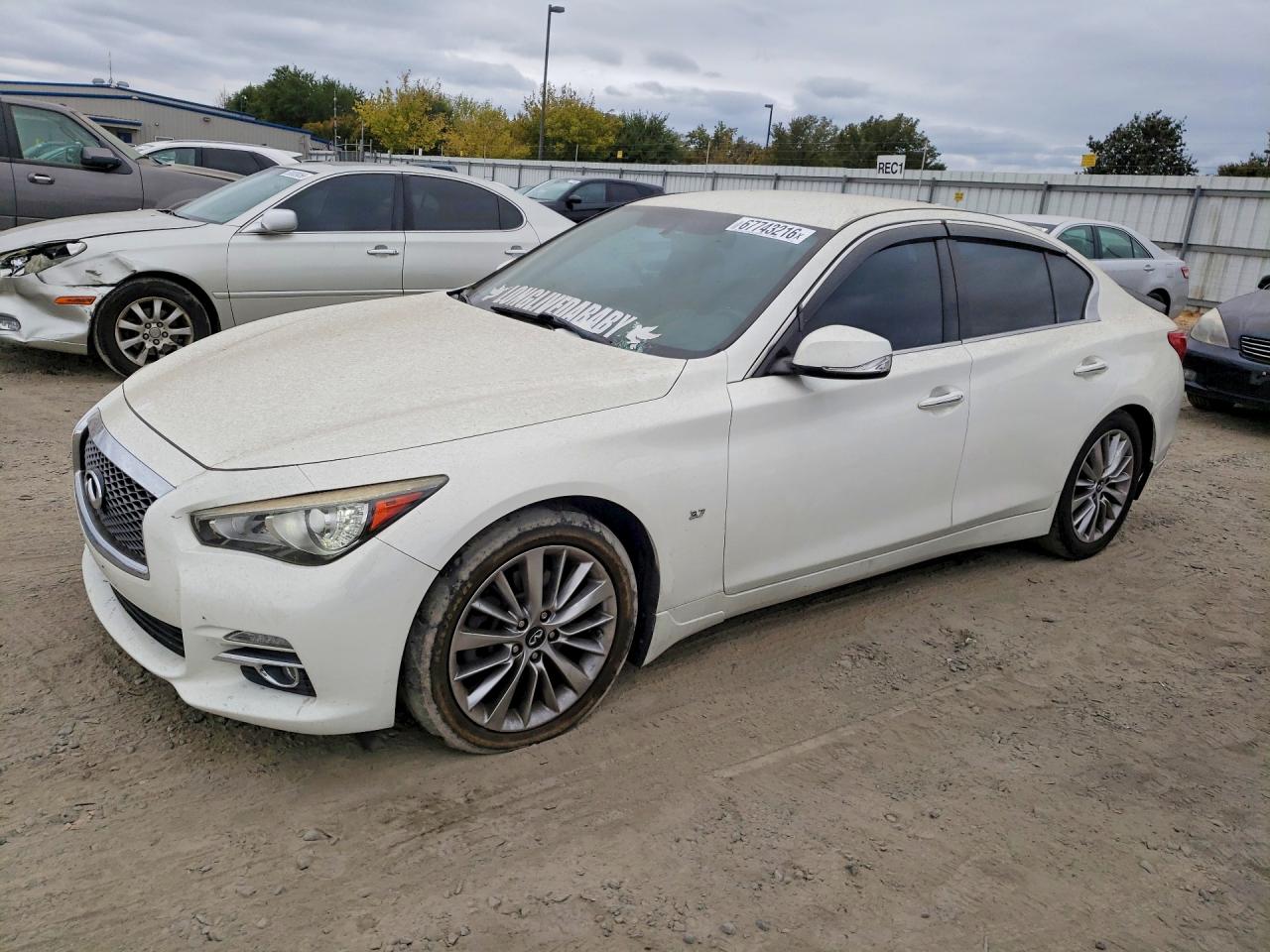 2015 INFINITI Q50