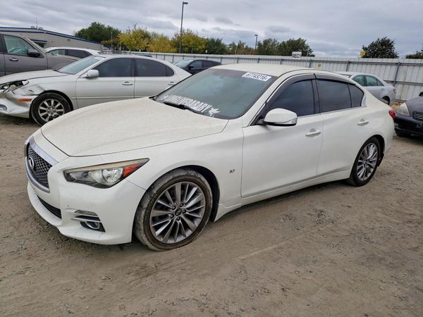 2015 INFINITI Q50