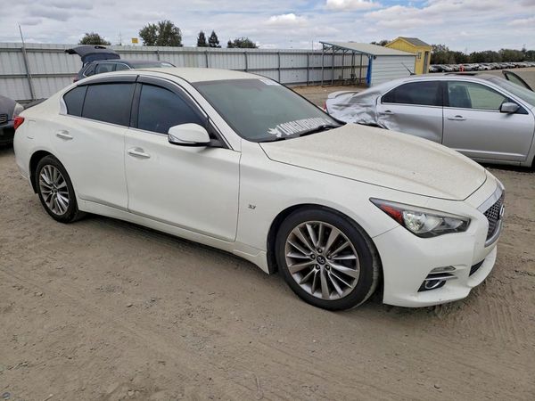 2015 INFINITI Q50