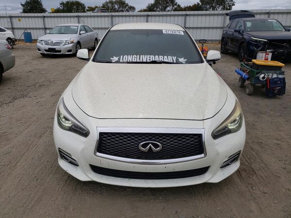 2015 INFINITI Q50