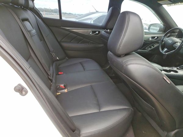 2015 INFINITI Q50
