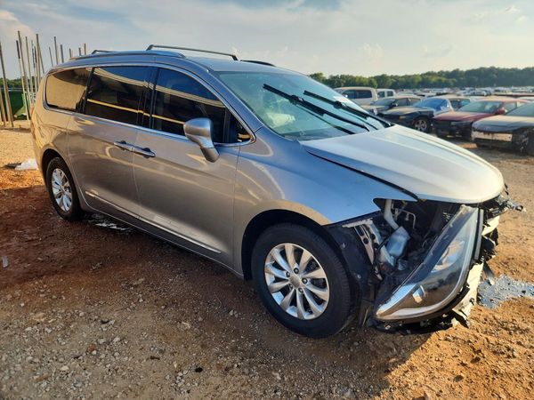 2018 CHRYSLER PACIFICA