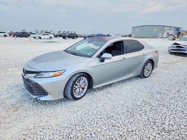 2018 TOYOTA CAMRY