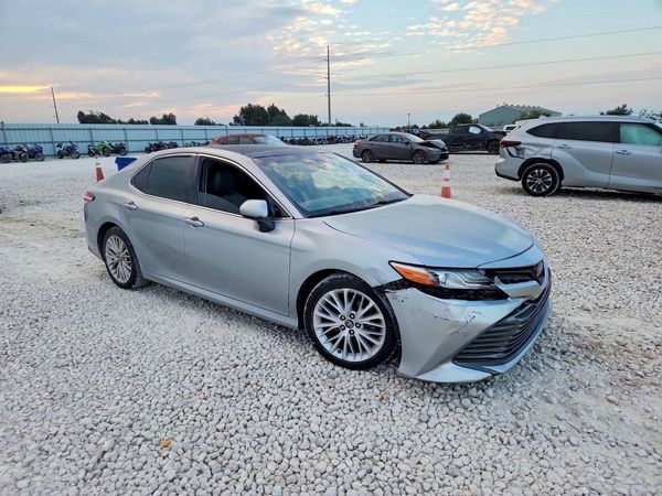 2018 TOYOTA CAMRY