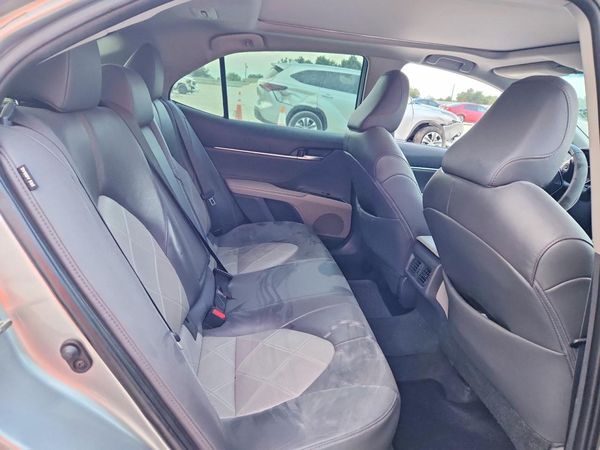 2018 TOYOTA CAMRY