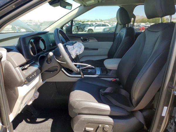 2024 KIA CARNIVAL