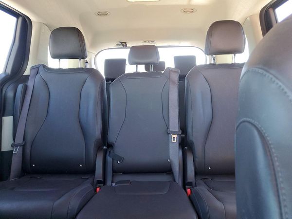 2024 KIA CARNIVAL