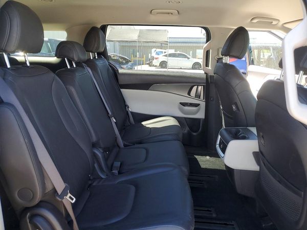 2024 KIA CARNIVAL