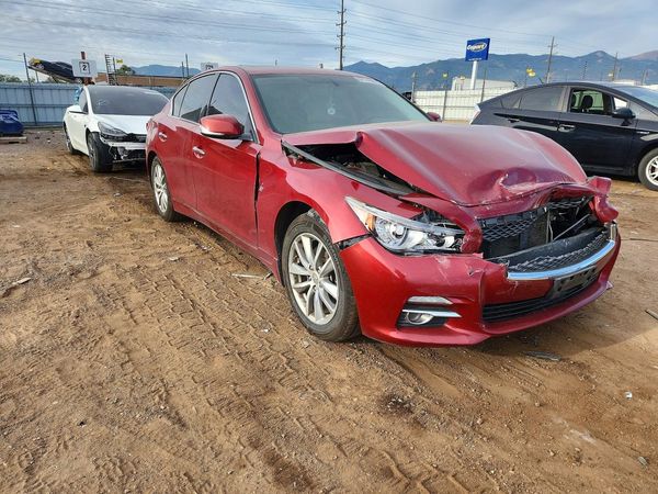2014 INFINITI Q50 — Passenger 3/4