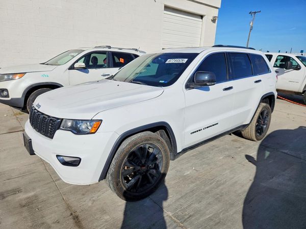 2018 JEEP CHEROKEE Limited — Front 3/4
