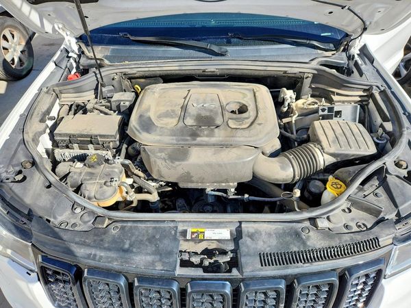 2018 JEEP CHEROKEE Limited — Engine bay