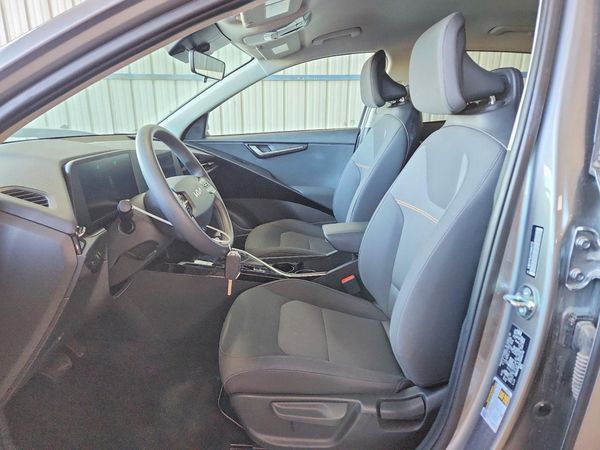 2026 KIA NIRO LX