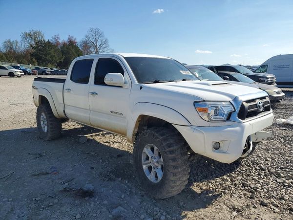 2015 TOYOTA TACOMA