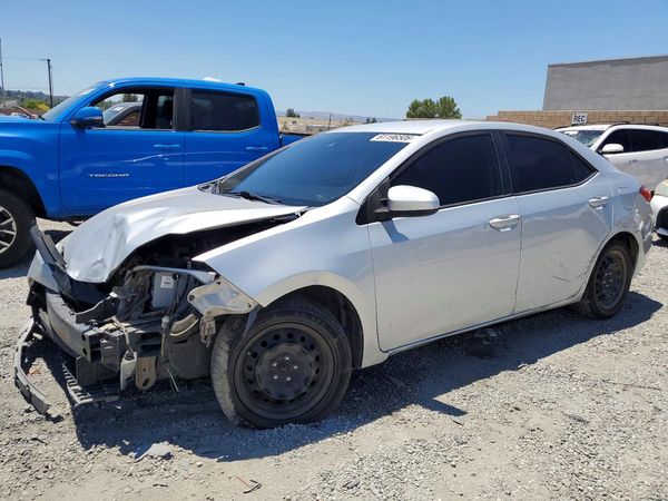 2019 TOYOTA COROLLA — Front 3/4