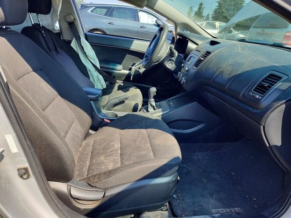 2016 KIA FORTE GL (Middle-Low Grade)