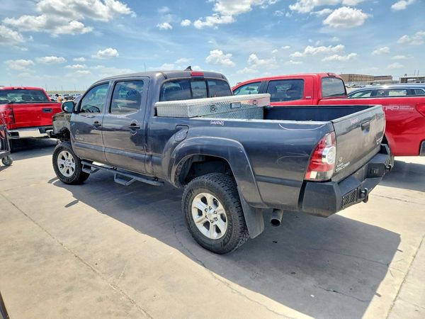 2015 TOYOTA TACOMA