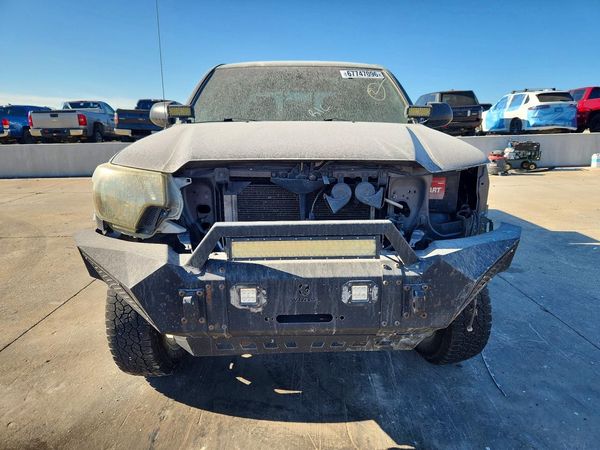 2015 TOYOTA TACOMA