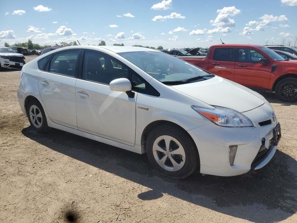 2015 TOYOTA PRIUS