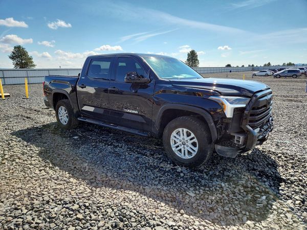 2023 TOYOTA TUNDRA SR5