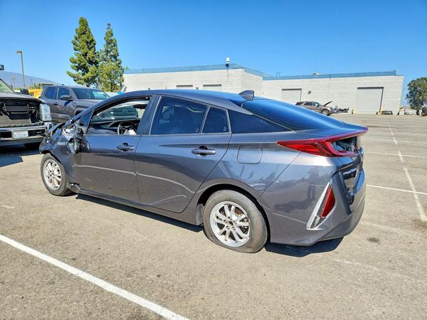 2022 TOYOTA PRIUS