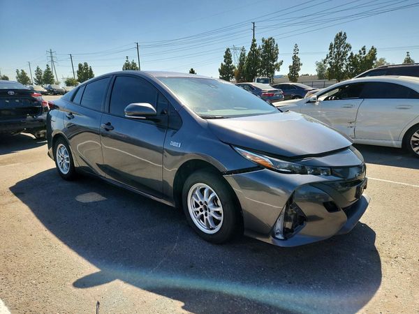 2022 TOYOTA PRIUS