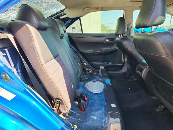 2017 TOYOTA CAMRY