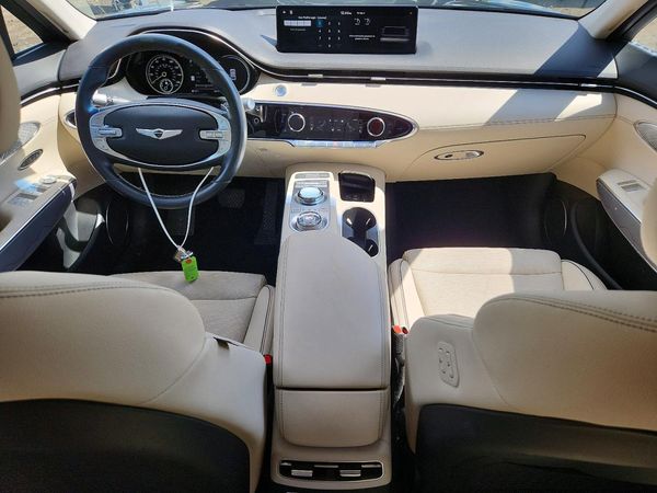 2024 GENESIS GV70
