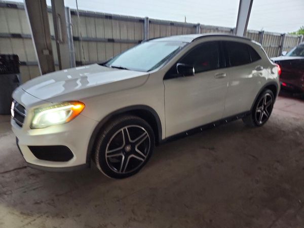 2016 MERCEDES-BENZ GLA — DSFA — Front 3/4