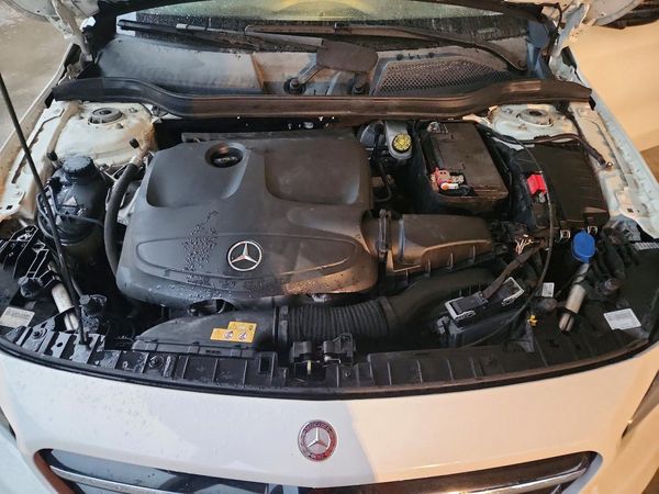 2016 MERCEDES-BENZ GLA GLA250 — Engine bay