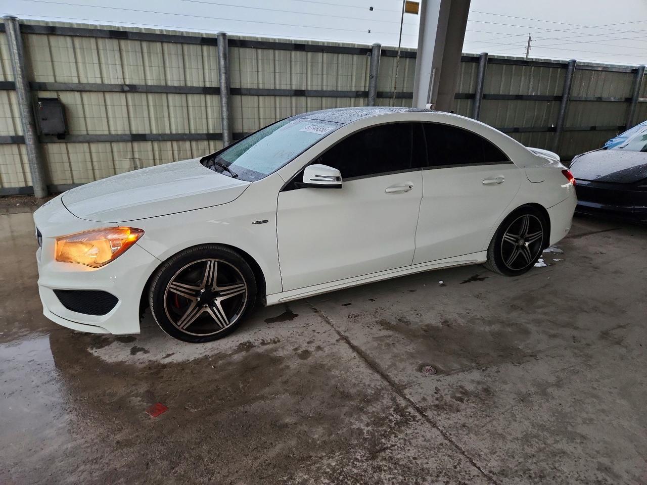 2016 MERCEDES-BENZ CLA CLA250 — Front 3/4