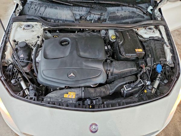 2016 MERCEDES-BENZ CLA CLA250 — Engine bay