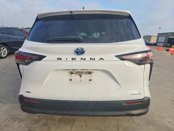 2023 TOYOTA SIENNA LE