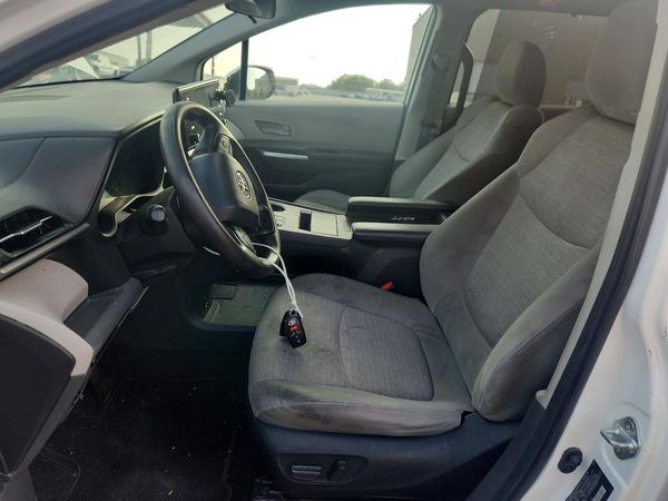 2023 TOYOTA SIENNA LE
