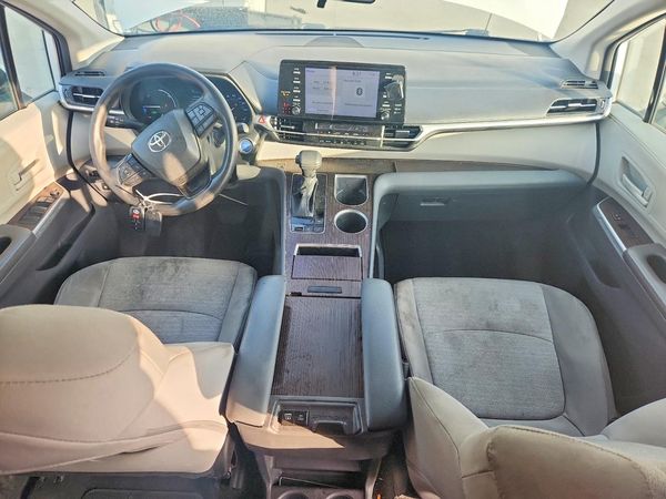 2023 TOYOTA SIENNA LE