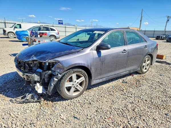 2014 TOYOTA CAMRY