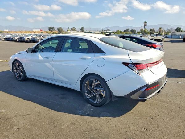 2024 HYUNDAI ELANTRA