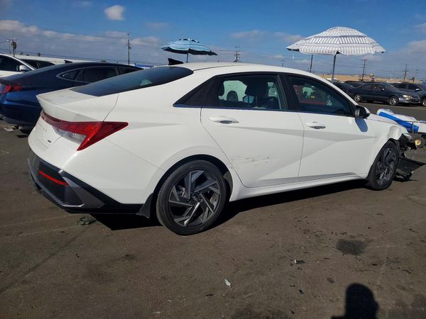 2024 HYUNDAI ELANTRA
