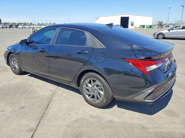 2024 HYUNDAI ELANTRA
