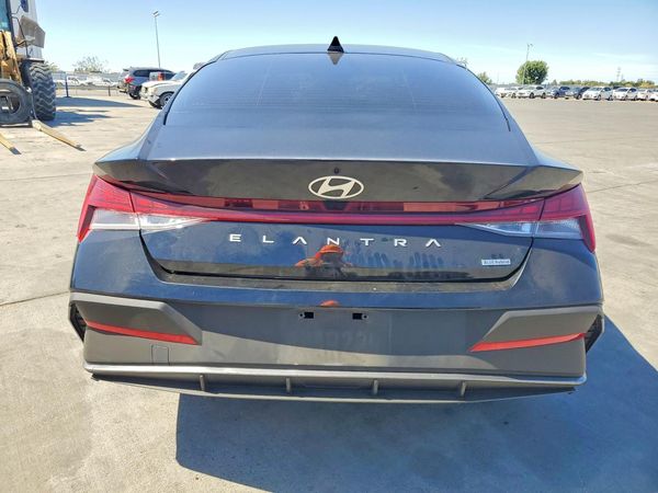 2024 HYUNDAI ELANTRA