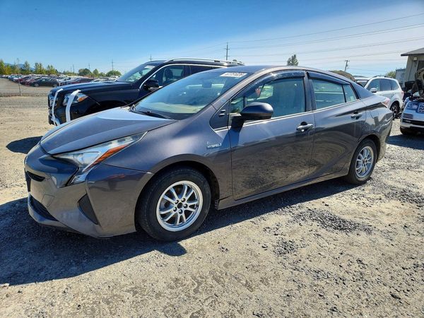 2016 TOYOTA PRIUS