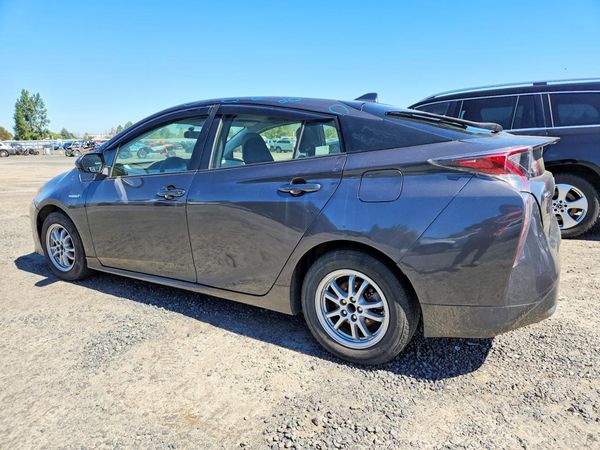 2016 TOYOTA PRIUS