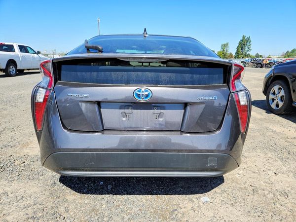 2016 TOYOTA PRIUS