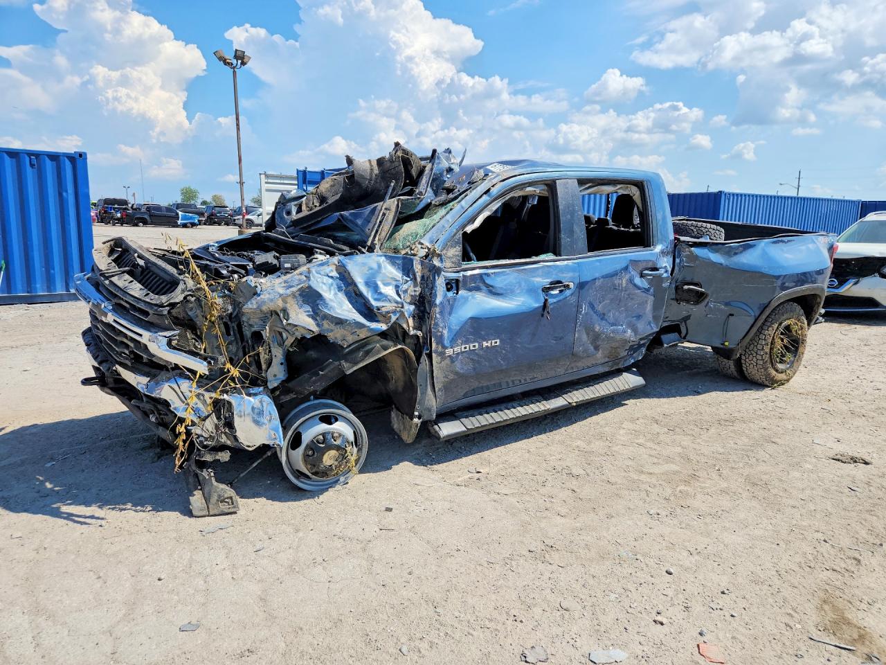 2026 CHEVROLET SILVERADO LT — Front 3/4