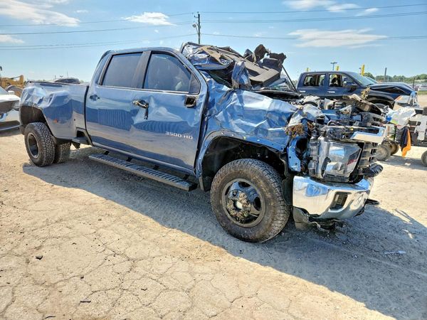 2026 CHEVROLET SILVERADO LT — Passenger 3/4
