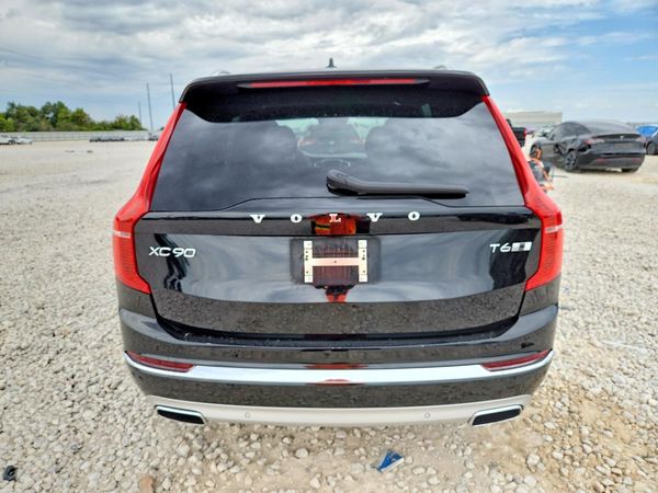 2020 VOLVO XC90