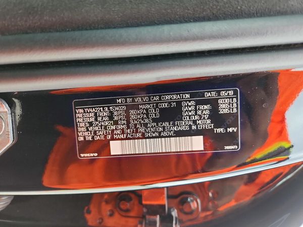 2020 VOLVO XC90