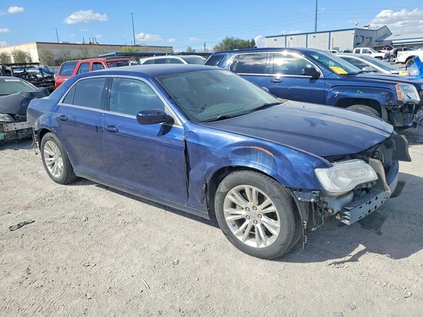 2017 CHRYSLER 300 — Passenger 3/4